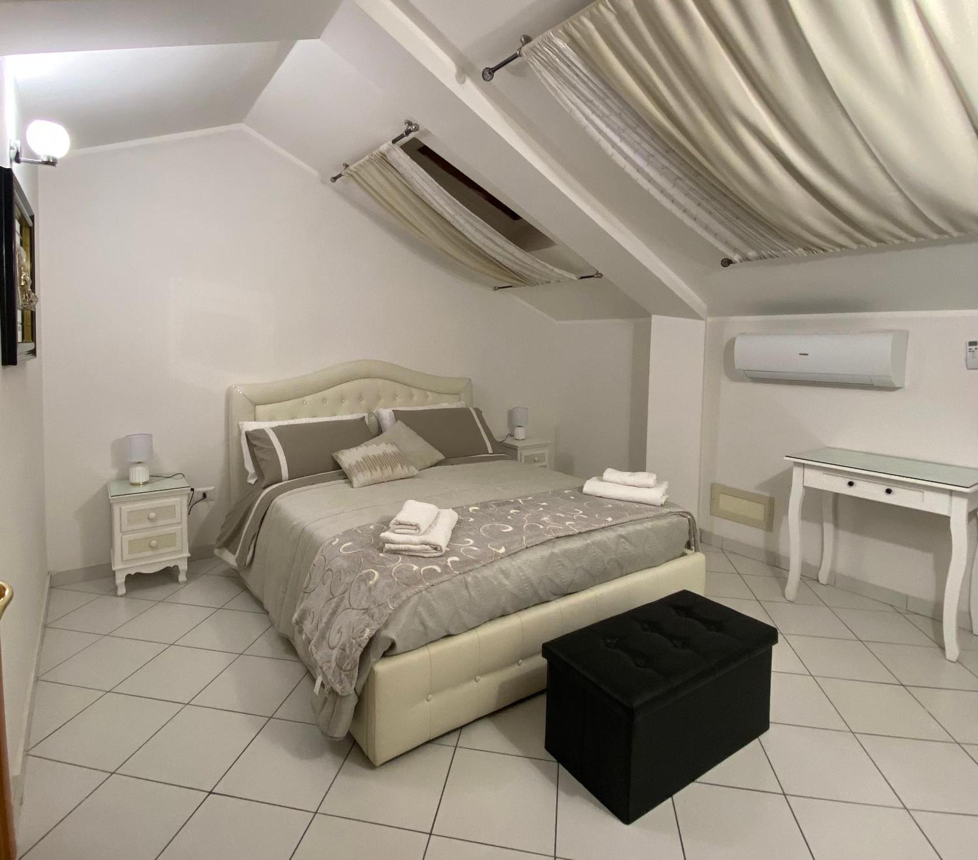 Home Pino Center~600 Mt Duomo Ct Catania Exterior photo